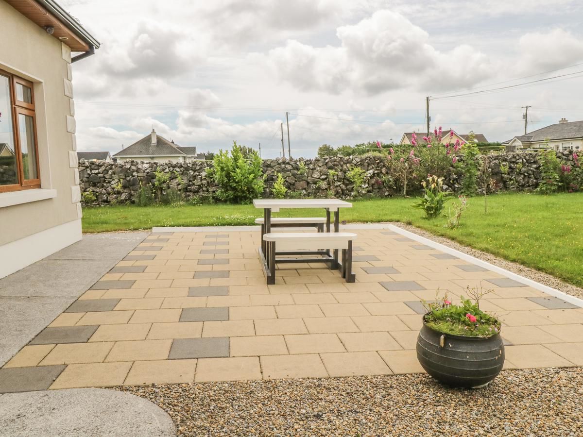 Дома для отпуска A Country View Cottage, Turloughmore Mira-13