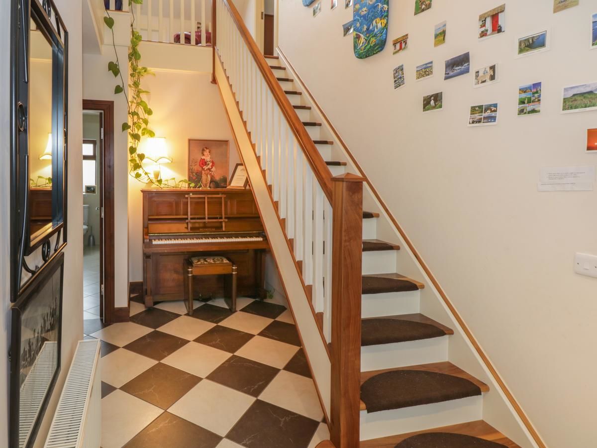 Дома для отпуска A Country View Cottage, Turloughmore Mira-19