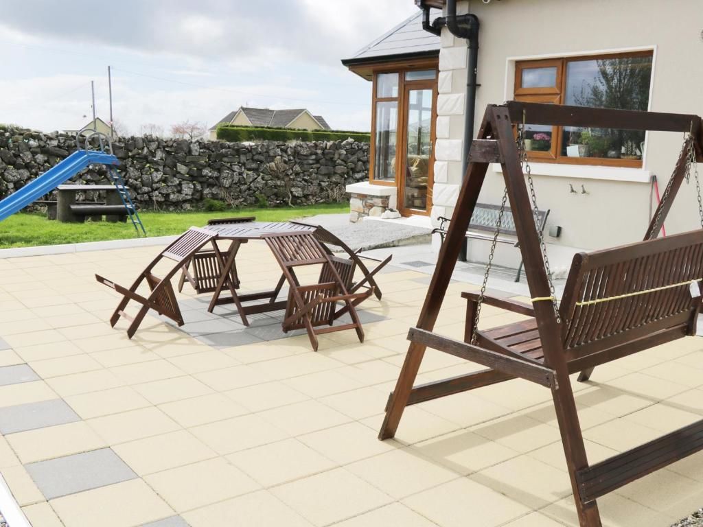 Дома для отпуска A Country View Cottage, Turloughmore Mira-30