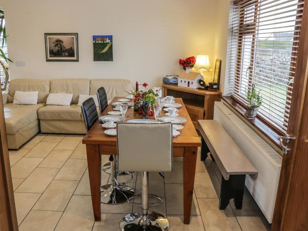 Дома для отпуска A Country View Cottage, Turloughmore Mira-53