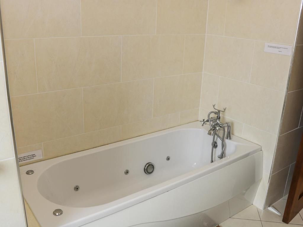 Дома для отпуска A Country View Cottage, Turloughmore Mira-54