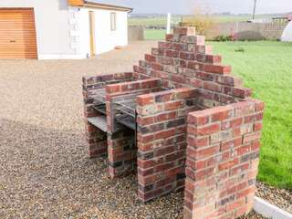 Дома для отпуска A Country View Cottage, Turloughmore Mira Дом для отпуска-8