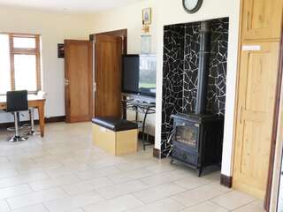 Дома для отпуска A Country View Cottage, Turloughmore Mira Дом для отпуска-11