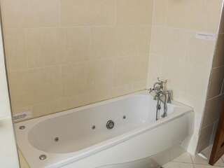 Дома для отпуска A Country View Cottage, Turloughmore Mira Дом для отпуска-34